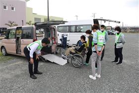福祉車両の操2